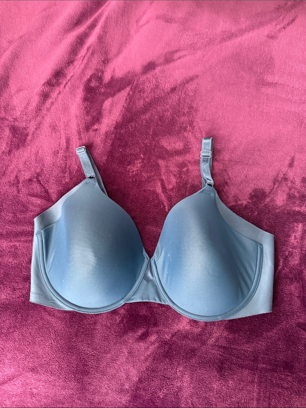 Olga Women's No Side Effects Underwire Contour Bra Teal blue